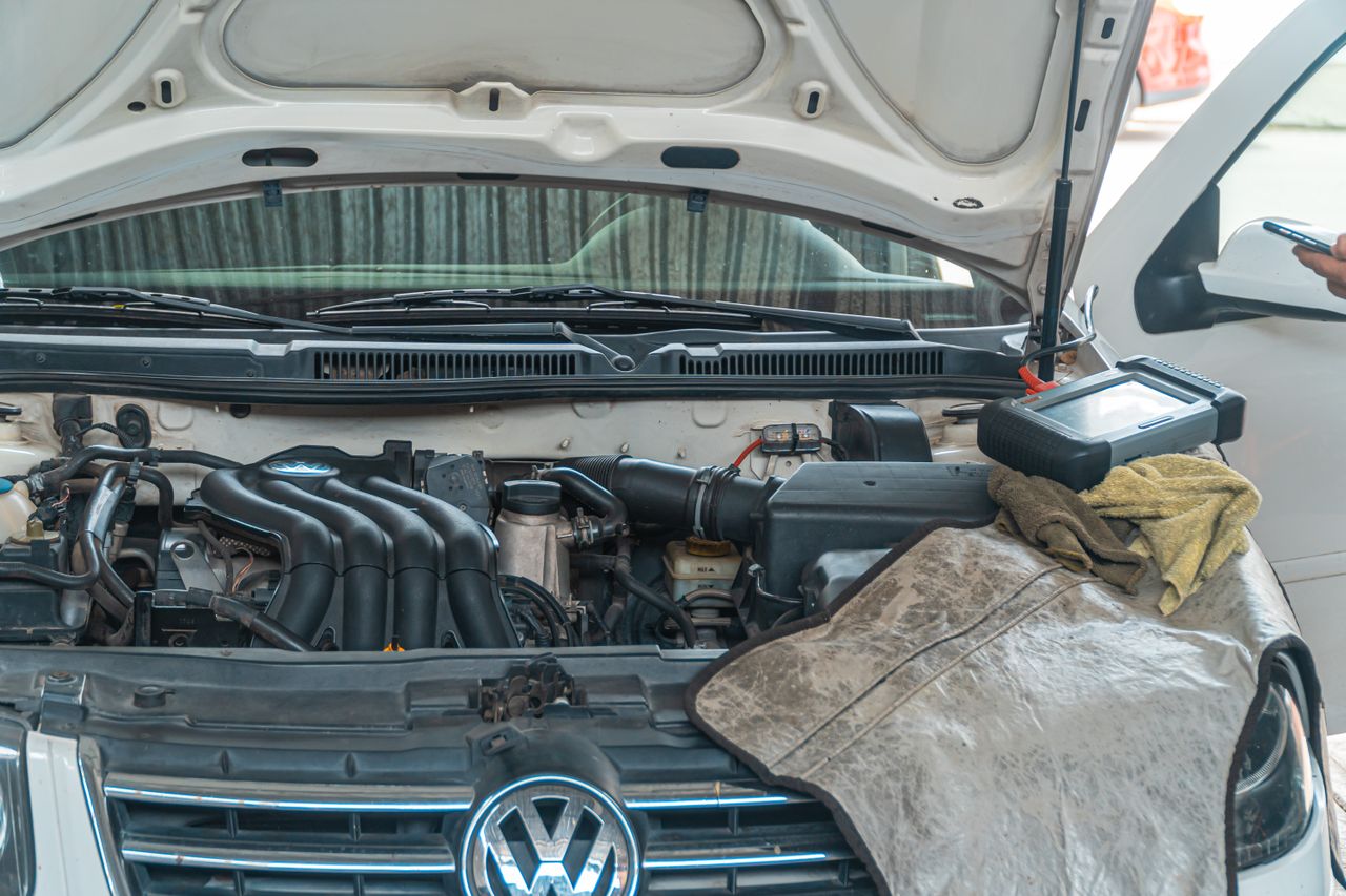 Engine diagnostics and performance analysis